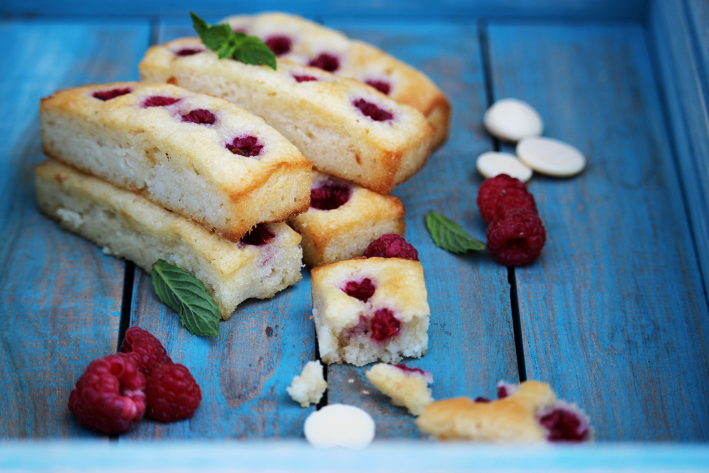 Financiers Aux Framboises Et Chocolat Blanc